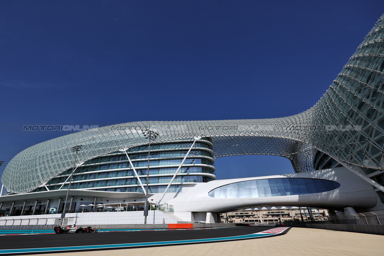 TEST ABU DHABI, Pietro Fittipaldi (BRA) Haas VF-23 Reserve Driver.

28.11.2023. Formula 1 Testing, Yas Marina Circuit, Abu Dhabi, Tuesday.

- www.xpbimages.com, EMail: requests@xpbimages.com © Copyright: Moy / XPB Images