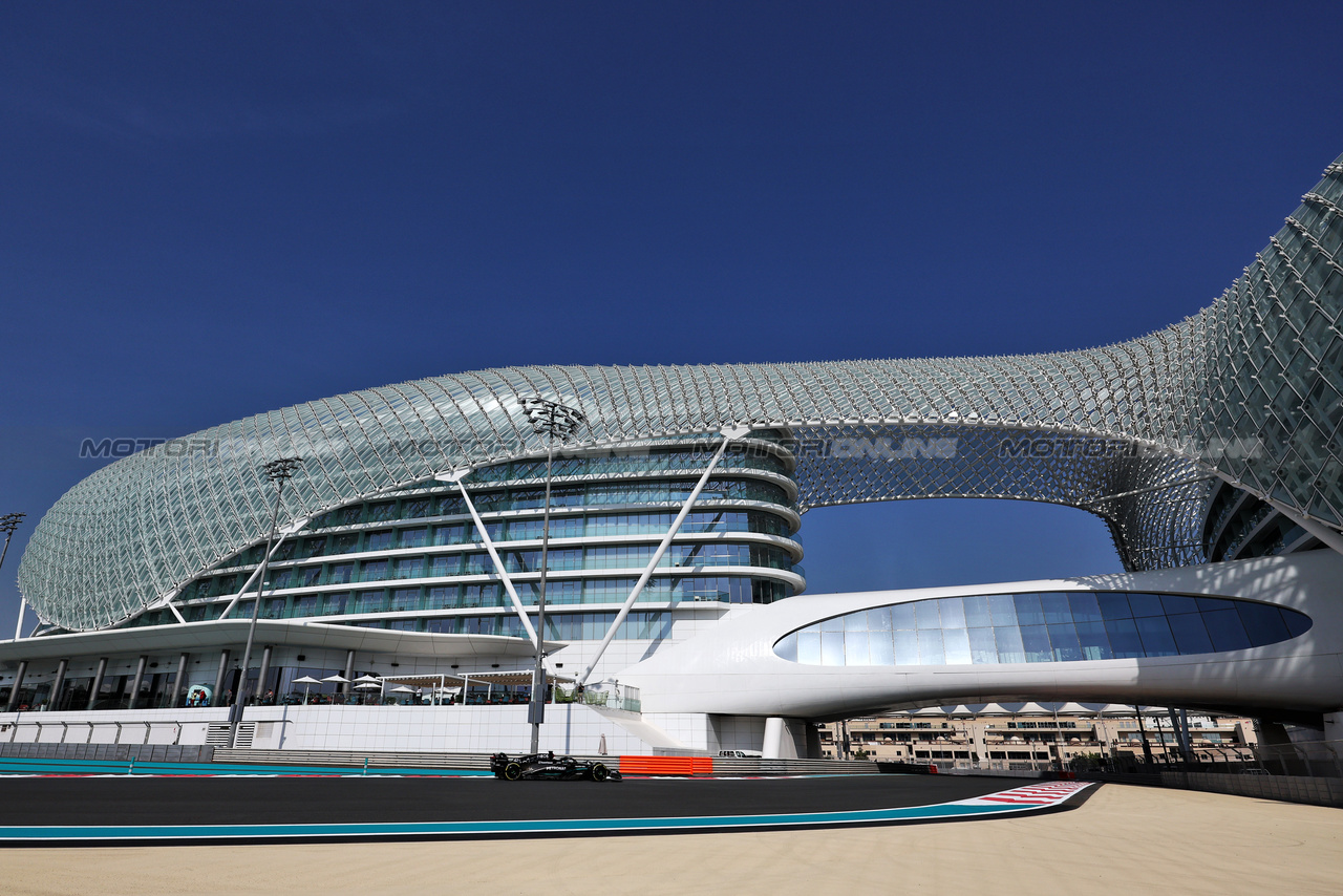 TEST ABU DHABI, Frederik Vesti (DEN) Mercedes AMG F1 W14 Test Driver.

28.11.2023. Formula 1 Testing, Yas Marina Circuit, Abu Dhabi, Tuesday.

- www.xpbimages.com, EMail: requests@xpbimages.com © Copyright: Moy / XPB Images