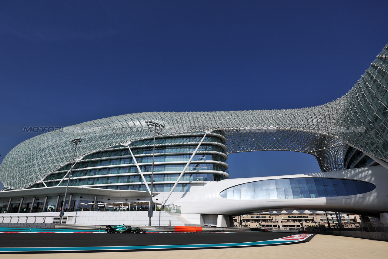 TEST ABU DHABI, Lance Stroll (CDN) Aston Martin F1 Team AMR23.

28.11.2023. Formula 1 Testing, Yas Marina Circuit, Abu Dhabi, Tuesday.

- www.xpbimages.com, EMail: requests@xpbimages.com © Copyright: Moy / XPB Images