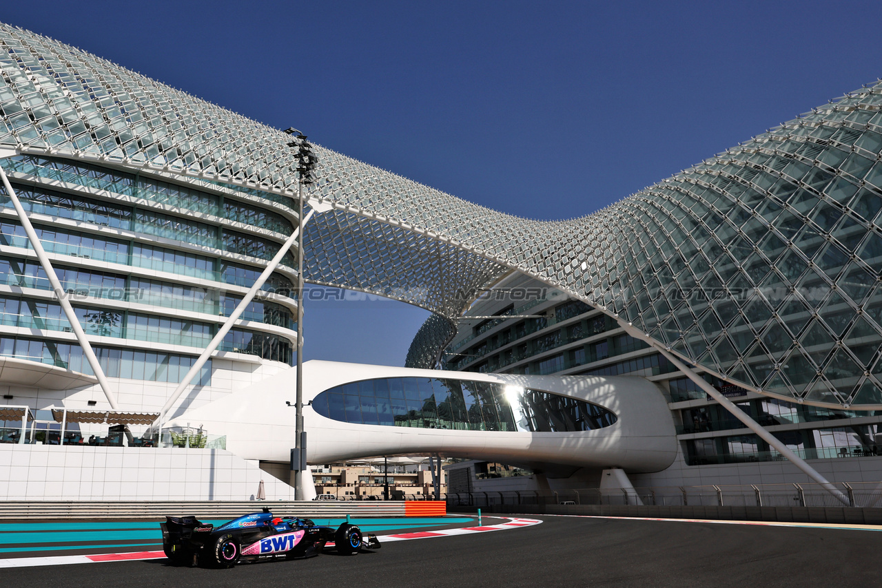 TEST ABU DHABI, Esteban Ocon (FRA) Alpine F1 Team A523.

28.11.2023. Formula 1 Testing, Yas Marina Circuit, Abu Dhabi, Tuesday.

- www.xpbimages.com, EMail: requests@xpbimages.com © Copyright: Moy / XPB Images