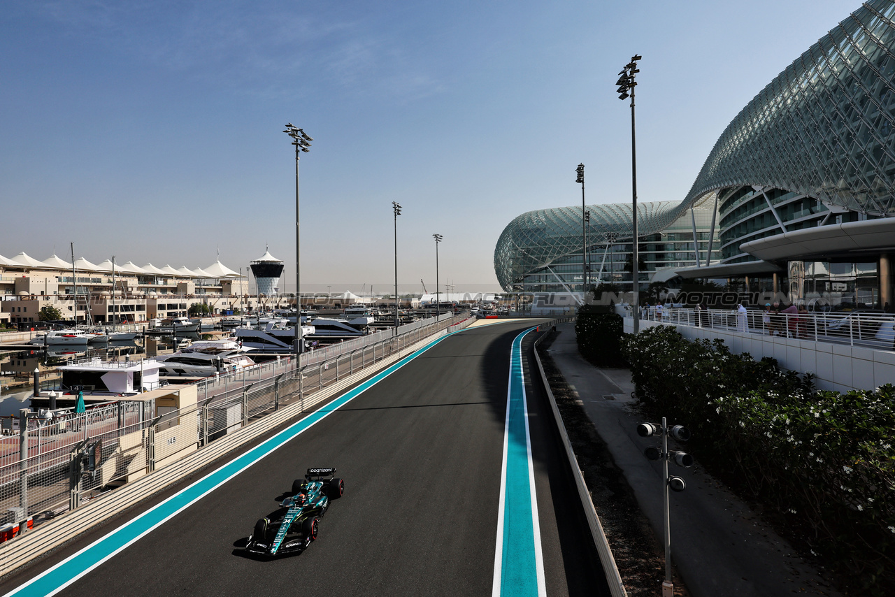TEST ABU DHABI, Felipe Drugovich (BRA) Aston Martin F1 Team AMR23, Reserve e Development Programme Driver.

28.11.2023. Formula 1 Testing, Yas Marina Circuit, Abu Dhabi, Tuesday.

- www.xpbimages.com, EMail: requests@xpbimages.com © Copyright: Moy / XPB Images