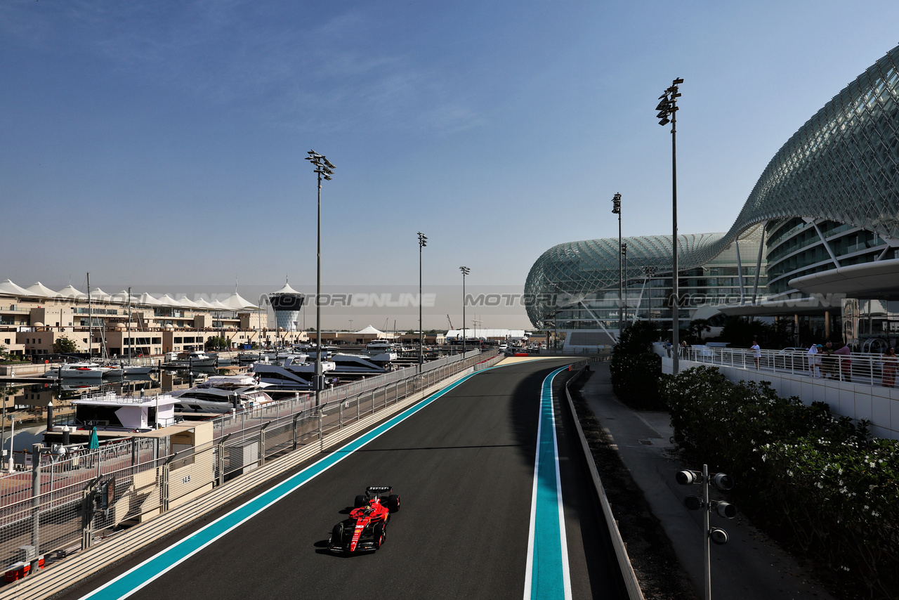 TEST ABU DHABI, Robert Shwartzman (RUS) / (ISR) Ferrari SF-23 Reserve Driver.

28.11.2023. Formula 1 Testing, Yas Marina Circuit, Abu Dhabi, Tuesday.

- www.xpbimages.com, EMail: requests@xpbimages.com © Copyright: Moy / XPB Images