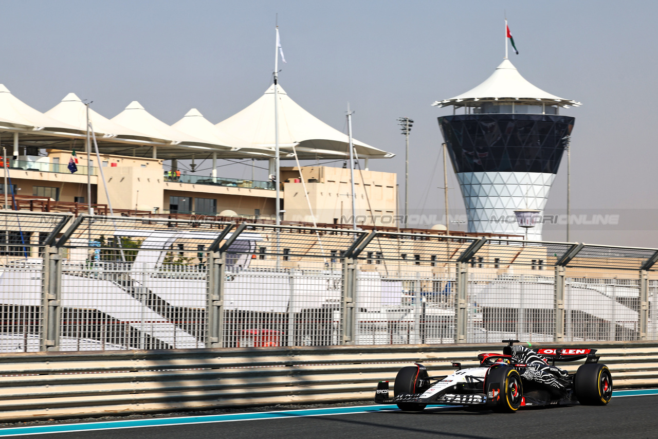 TEST ABU DHABI, Ayumu Iwasa (JPN) AlphaTauri AT04 Test Driver.

28.11.2023. Formula 1 Testing, Yas Marina Circuit, Abu Dhabi, Tuesday.

- www.xpbimages.com, EMail: requests@xpbimages.com © Copyright: Batchelor / XPB Images