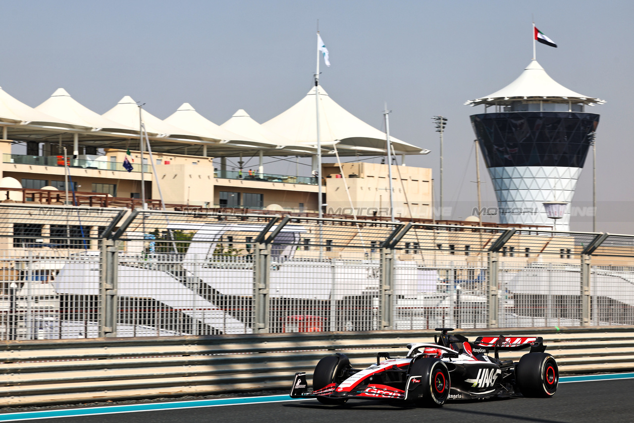 TEST ABU DHABI