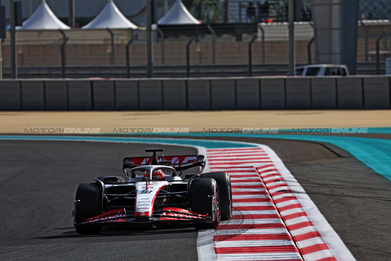 TEST ABU DHABI, Pietro Fittipaldi (BRA) Haas VF-23 Reserve Driver.

28.11.2023. Formula 1 Testing, Yas Marina Circuit, Abu Dhabi, Tuesday.

- www.xpbimages.com, EMail: requests@xpbimages.com © Copyright: Batchelor / XPB Images
