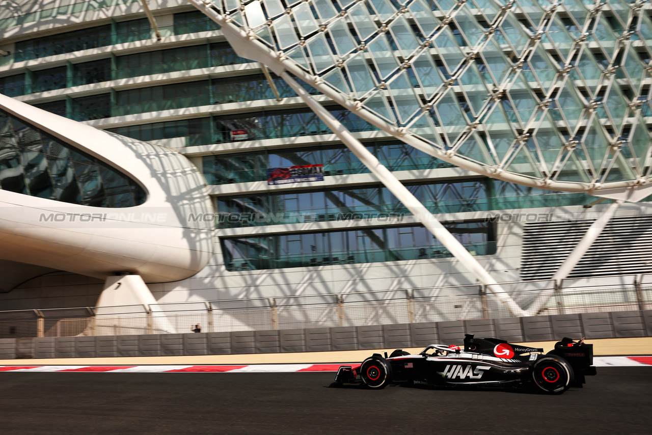 TEST ABU DHABI