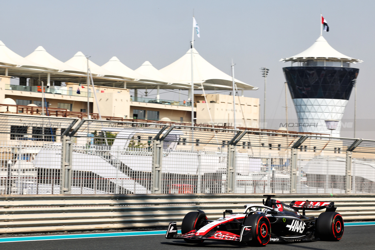 TEST ABU DHABI
