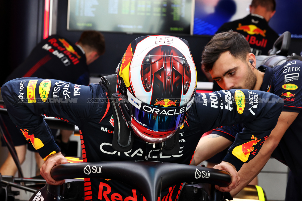 TEST ABU DHABI, Jake Dennis (GBR) Red Bull Racing RB19 Test Driver.

28.11.2023. Formula 1 Testing, Yas Marina Circuit, Abu Dhabi, Tuesday.

- www.xpbimages.com, EMail: requests@xpbimages.com © Copyright: Moy / XPB Images