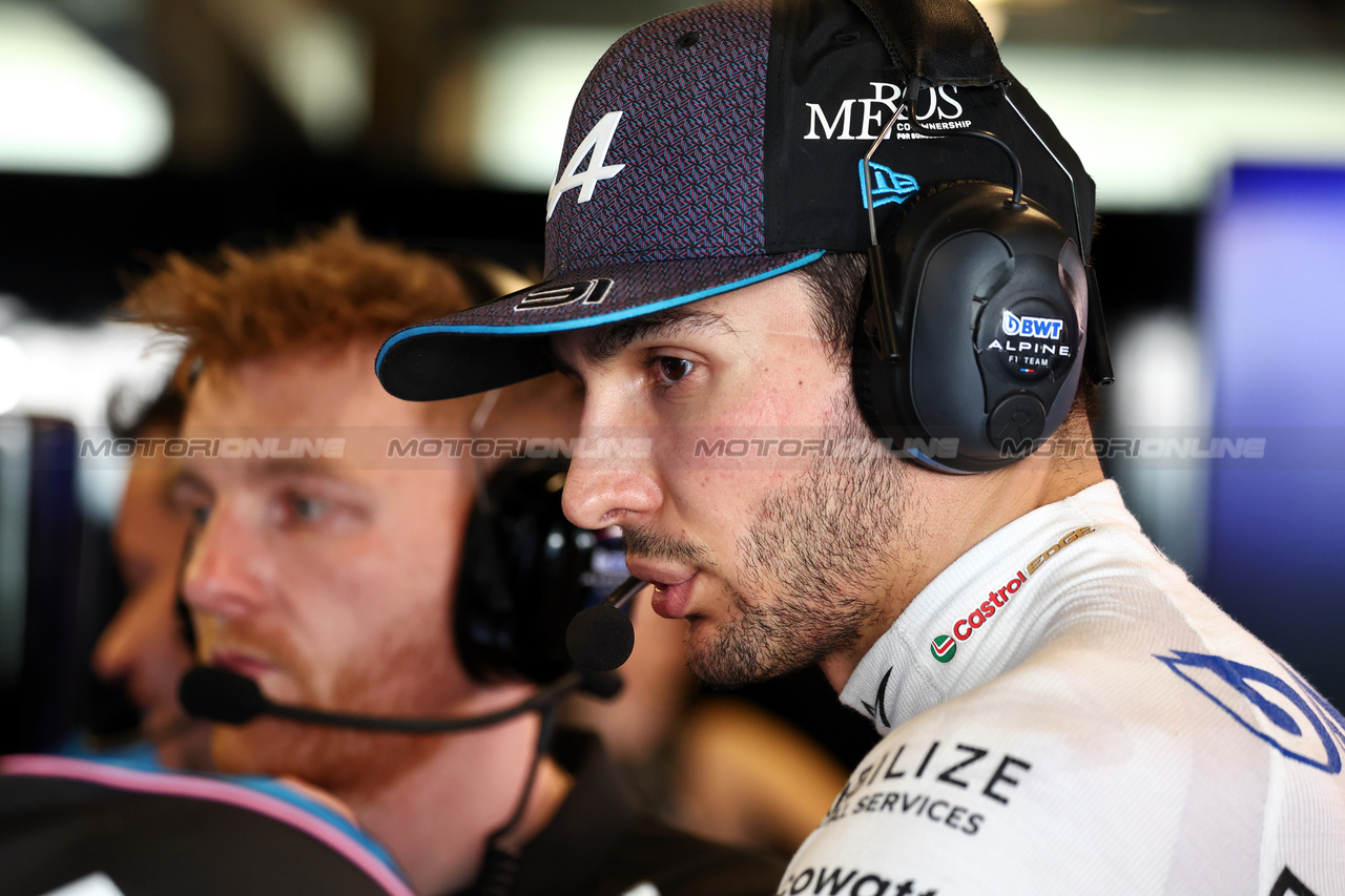 TEST ABU DHABI, Esteban Ocon (FRA) Alpine F1 Team.

28.11.2023. Formula 1 Testing, Yas Marina Circuit, Abu Dhabi, Tuesday.

- www.xpbimages.com, EMail: requests@xpbimages.com © Copyright: Moy / XPB Images