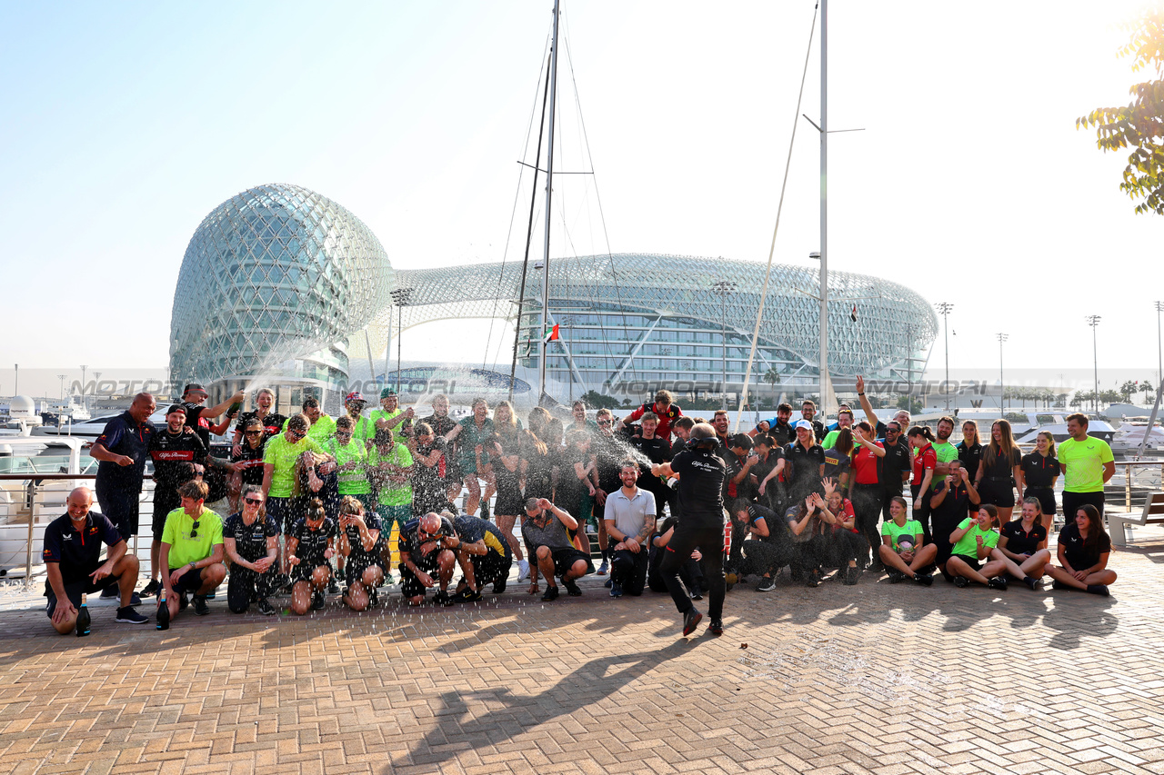 TEST ABU DHABI