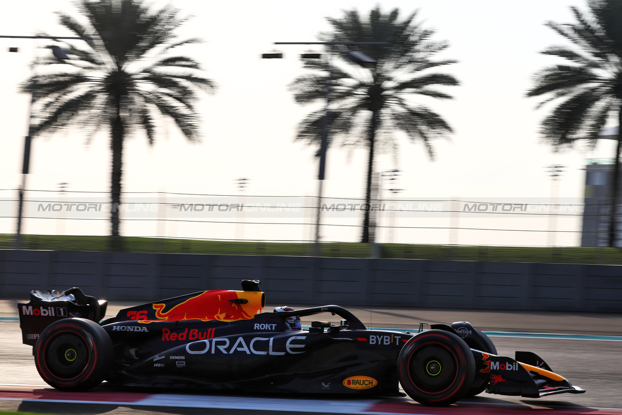 TEST ABU DHABI, Jake Dennis (GBR) Red Bull Racing RB19 Test Driver.

28.11.2023. Formula 1 Testing, Yas Marina Circuit, Abu Dhabi, Tuesday.

- www.xpbimages.com, EMail: requests@xpbimages.com © Copyright: Batchelor / XPB Images