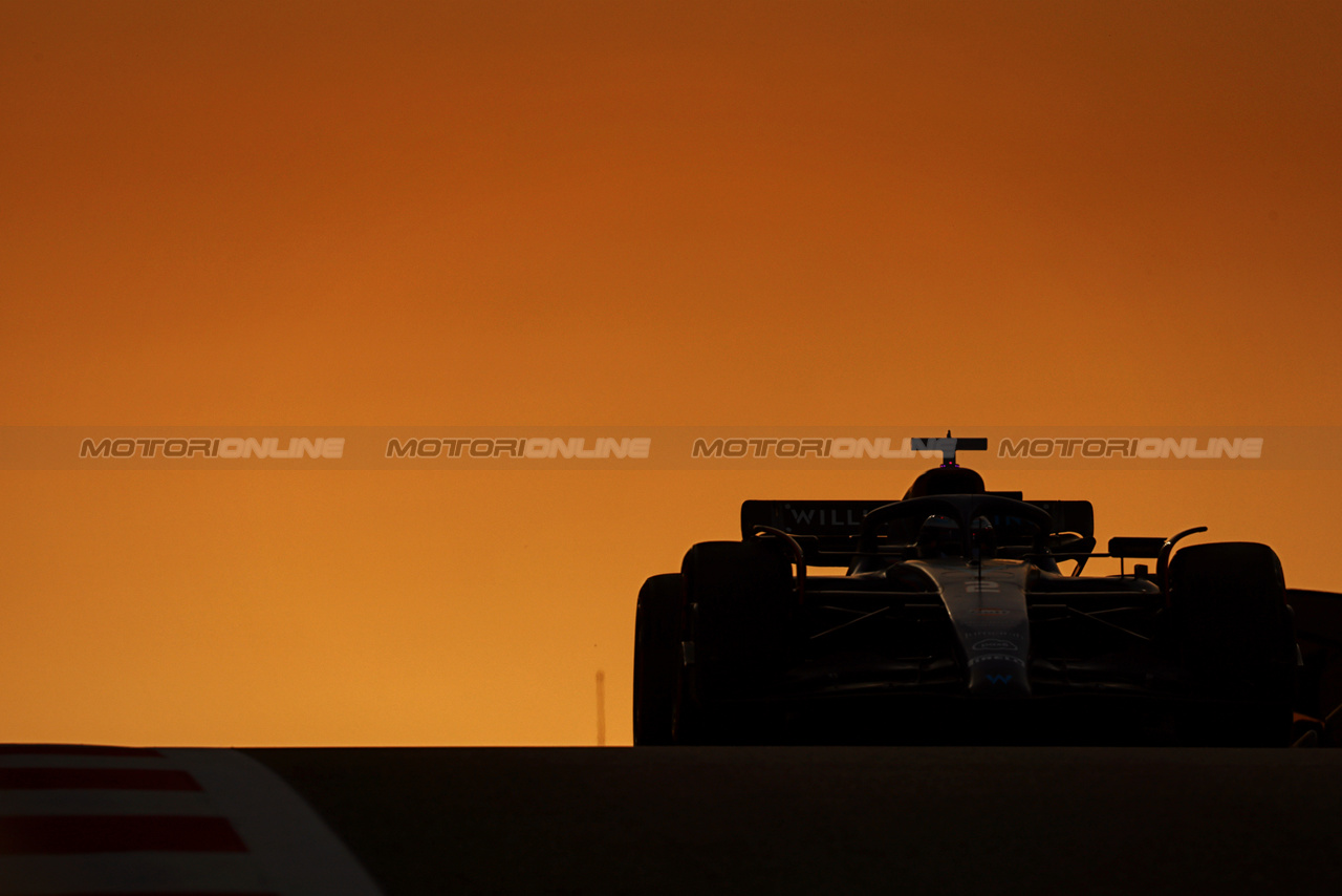 TEST ABU DHABI, Logan Sargeant (USA) Williams Racing FW45.

28.11.2023. Formula 1 Testing, Yas Marina Circuit, Abu Dhabi, Tuesday.

- www.xpbimages.com, EMail: requests@xpbimages.com © Copyright: Batchelor / XPB Images
