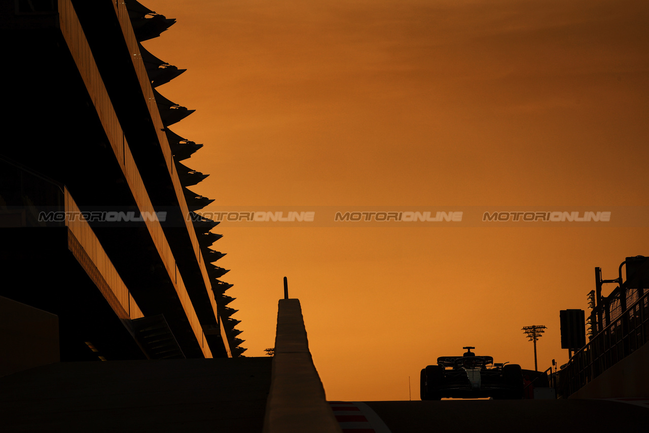 TEST ABU DHABI, Felipe Drugovich (BRA) Aston Martin F1 Team AMR23, Reserve e Development Programme Driver.

28.11.2023. Formula 1 Testing, Yas Marina Circuit, Abu Dhabi, Tuesday.

- www.xpbimages.com, EMail: requests@xpbimages.com © Copyright: Batchelor / XPB Images