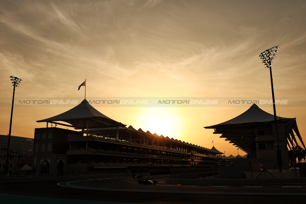 TEST ABU DHABI, Yuki Tsunoda (JPN) AlphaTauri AT04.

28.11.2023. Formula 1 Testing, Yas Marina Circuit, Abu Dhabi, Tuesday.

- www.xpbimages.com, EMail: requests@xpbimages.com © Copyright: Moy / XPB Images