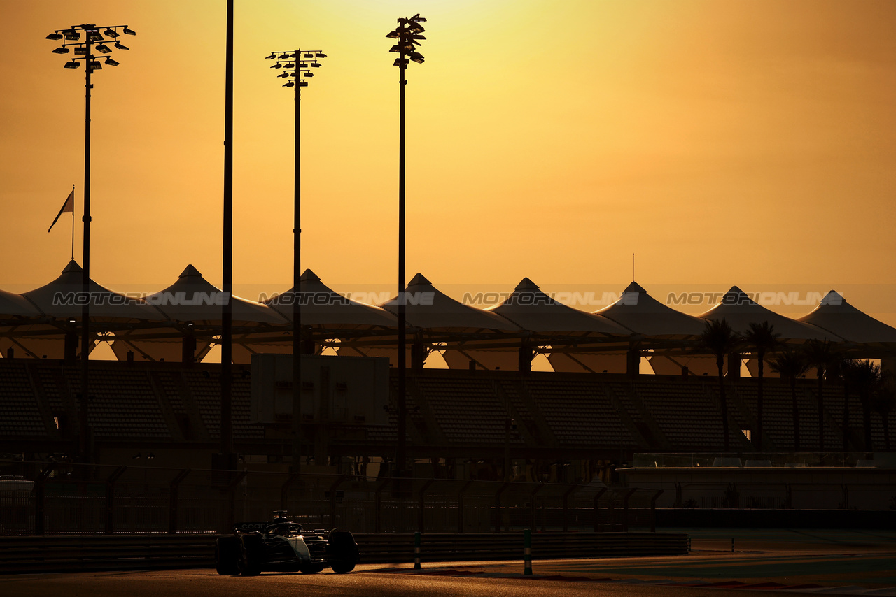 TEST ABU DHABI, Felipe Drugovich (BRA) Aston Martin F1 Team AMR23, Reserve e Development Programme Driver.

28.11.2023. Formula 1 Testing, Yas Marina Circuit, Abu Dhabi, Tuesday.

- www.xpbimages.com, EMail: requests@xpbimages.com © Copyright: Moy / XPB Images