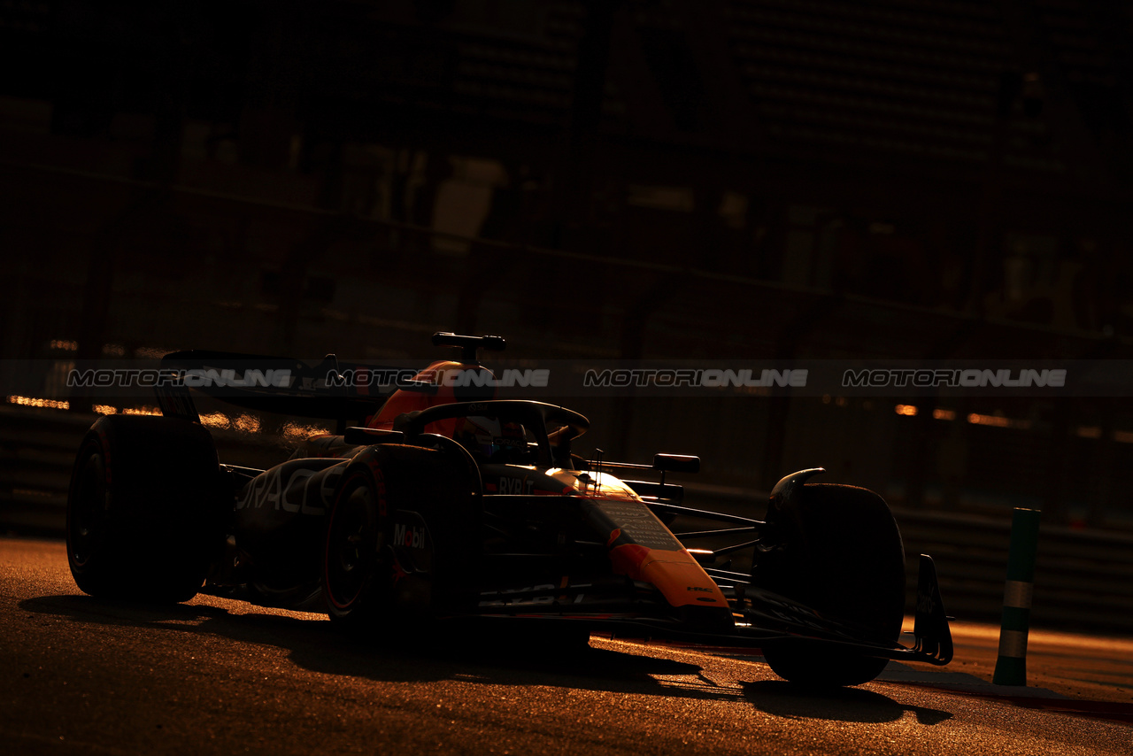 TEST ABU DHABI, Jake Dennis (GBR) Red Bull Racing RB19 Test Driver.

28.11.2023. Formula 1 Testing, Yas Marina Circuit, Abu Dhabi, Tuesday.

- www.xpbimages.com, EMail: requests@xpbimages.com © Copyright: Moy / XPB Images