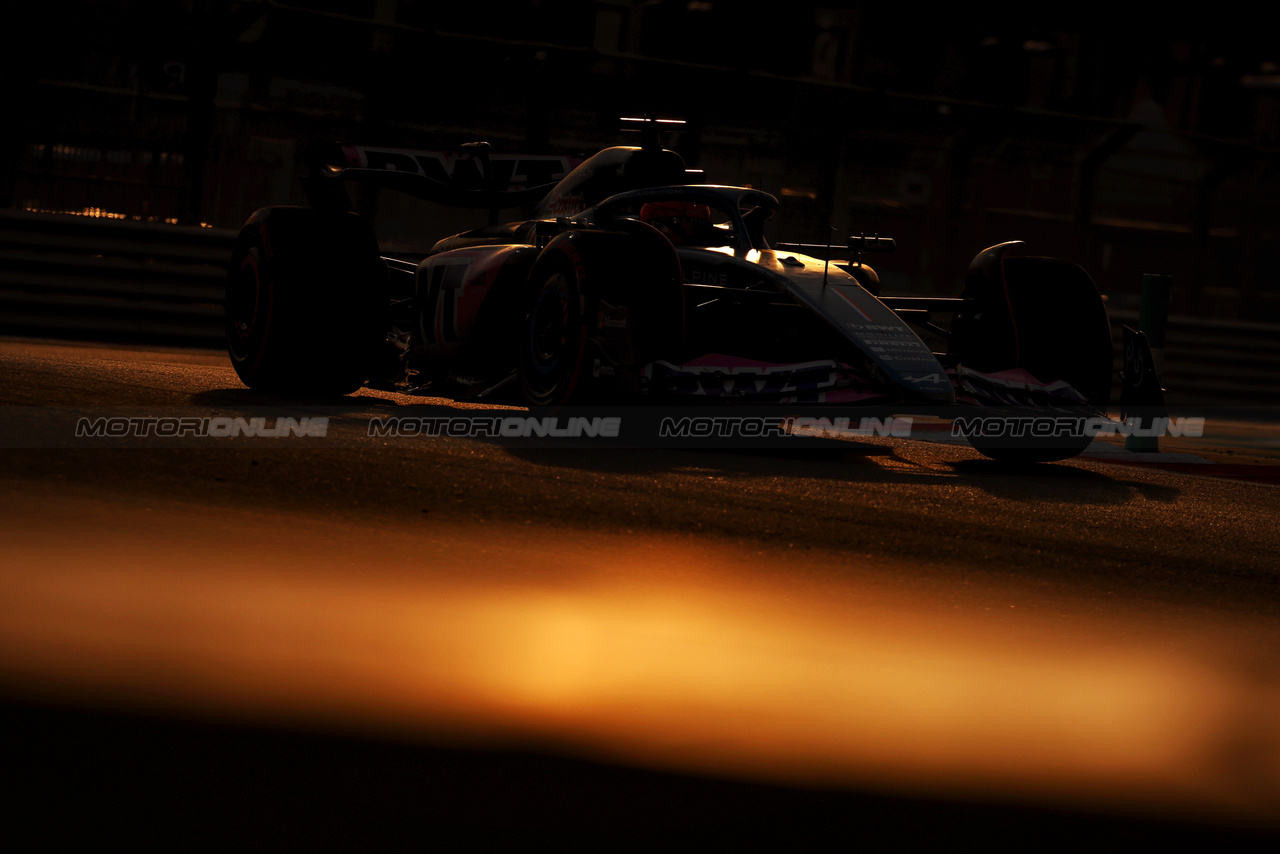 TEST ABU DHABI, Esteban Ocon (FRA) Alpine F1 Team A523.

28.11.2023. Formula 1 Testing, Yas Marina Circuit, Abu Dhabi, Tuesday.

- www.xpbimages.com, EMail: requests@xpbimages.com © Copyright: Moy / XPB Images