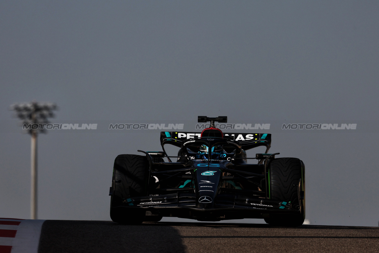 TEST ABU DHABI, George Russell (GBR) Mercedes AMG F1 W14.

28.11.2023. Formula 1 Testing, Yas Marina Circuit, Abu Dhabi, Tuesday.

- www.xpbimages.com, EMail: requests@xpbimages.com © Copyright: Moy / XPB Images