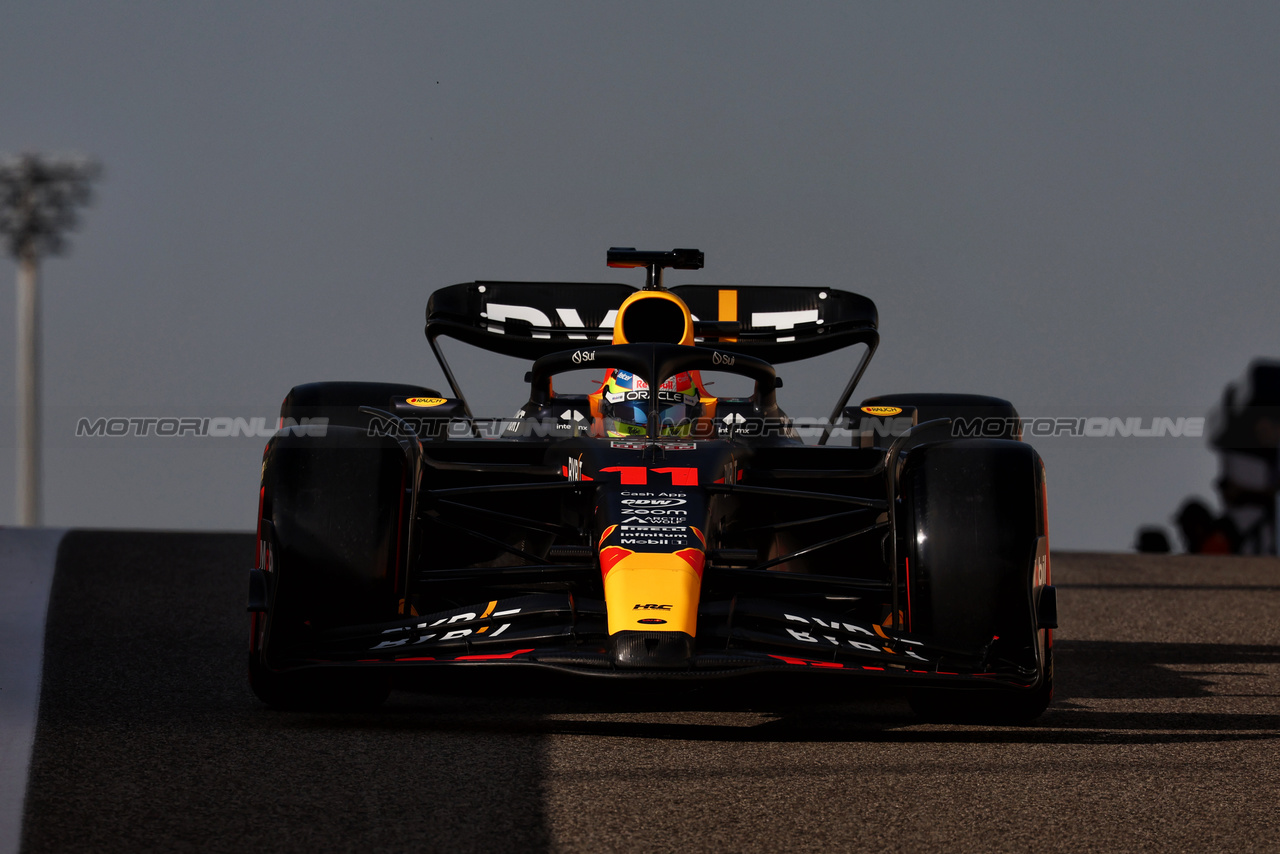 TEST ABU DHABI, Sergio Perez (MEX) Red Bull Racing RB19.

28.11.2023. Formula 1 Testing, Yas Marina Circuit, Abu Dhabi, Tuesday.

- www.xpbimages.com, EMail: requests@xpbimages.com © Copyright: Moy / XPB Images