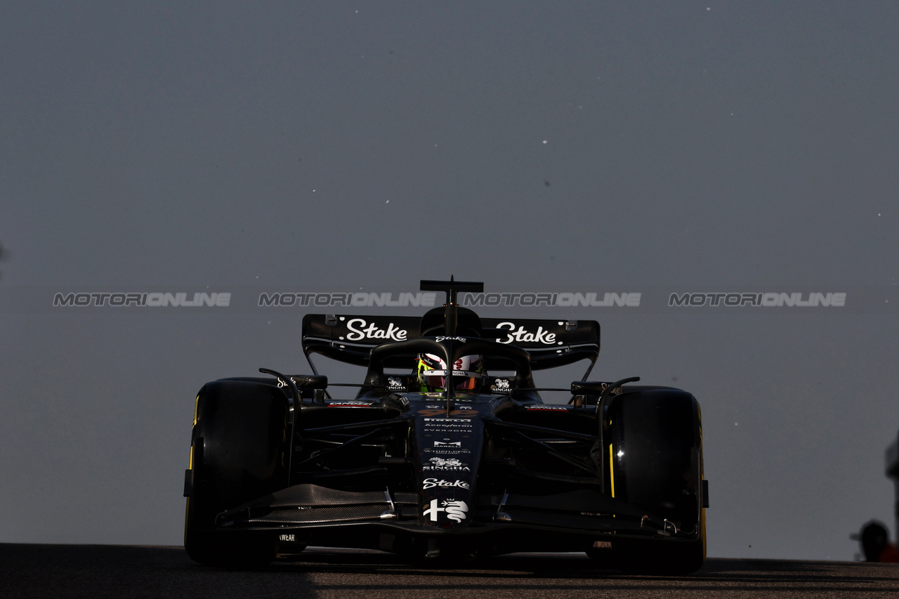 TEST ABU DHABI, Theo Pourchaire (FRA) Alfa Romeo F1 Team C43 Reserve Driver.

28.11.2023. Formula 1 Testing, Yas Marina Circuit, Abu Dhabi, Tuesday.

- www.xpbimages.com, EMail: requests@xpbimages.com © Copyright: Moy / XPB Images