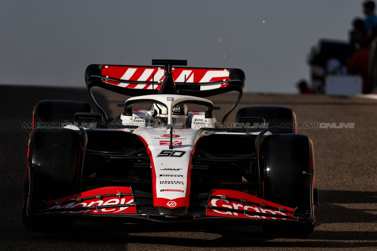 TEST ABU DHABI