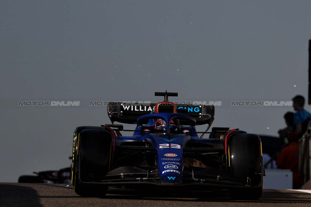 TEST ABU DHABI, Alexander Albon (THA) Williams Racing FW45.

28.11.2023. Formula 1 Testing, Yas Marina Circuit, Abu Dhabi, Tuesday.

- www.xpbimages.com, EMail: requests@xpbimages.com © Copyright: Moy / XPB Images