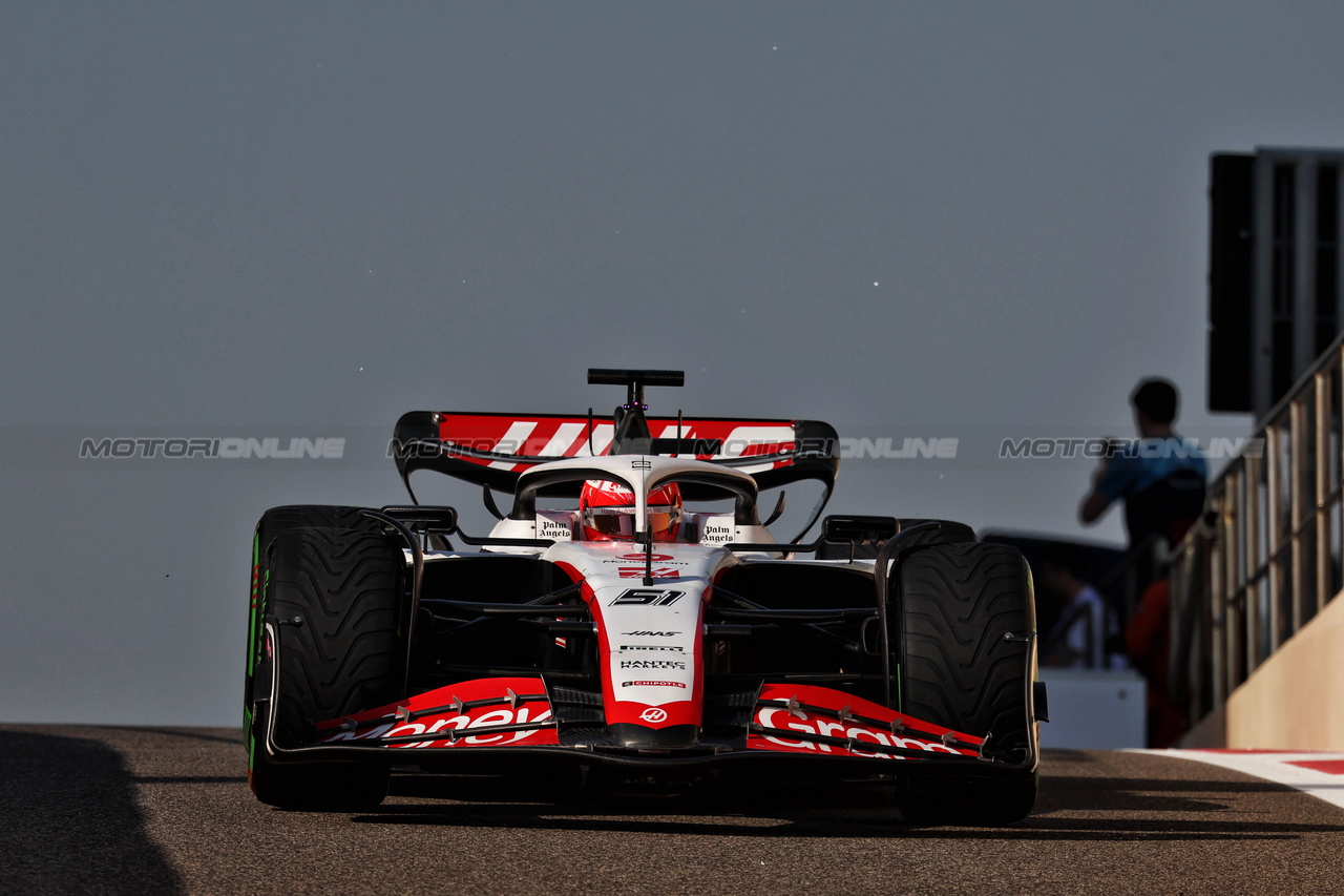 TEST ABU DHABI, Pietro Fittipaldi (BRA) Haas VF-23 Reserve Driver.

28.11.2023. Formula 1 Testing, Yas Marina Circuit, Abu Dhabi, Tuesday.

- www.xpbimages.com, EMail: requests@xpbimages.com © Copyright: Moy / XPB Images