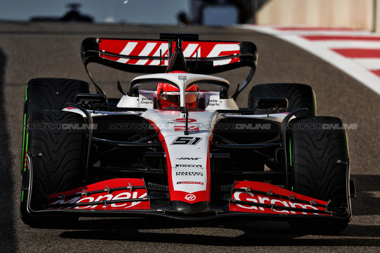 TEST ABU DHABI, Pietro Fittipaldi (BRA) Haas VF-23 Reserve Driver.

28.11.2023. Formula 1 Testing, Yas Marina Circuit, Abu Dhabi, Tuesday.

- www.xpbimages.com, EMail: requests@xpbimages.com © Copyright: Moy / XPB Images