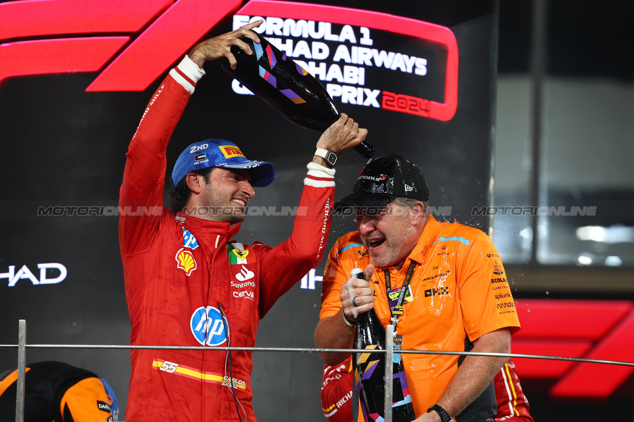 GP ABU DHABI, Carlos Sainz Jr (ESP) Ferrari e Zak Brown (USA) McLaren Executive Director.
08.12.2024. Formula 1 World Championship, Rd 24, Abu Dhabi Grand Prix, Yas Marina Circuit, Abu Dhabi, Gara Day.
- www.xpbimages.com, EMail: requests@xpbimages.com © Copyright: Batchelor / XPB Images