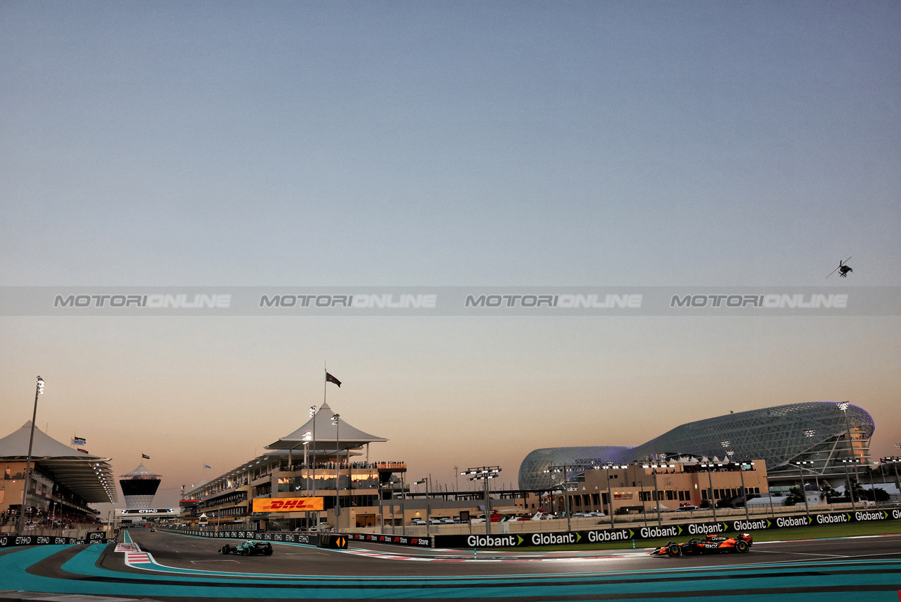 GP ABU DHABI, Oscar Piastri (AUS) McLaren MCL38.

08.12.2024. Formula 1 World Championship, Rd 24, Abu Dhabi Grand Prix, Yas Marina Circuit, Abu Dhabi, Gara Day.

- www.xpbimages.com, EMail: requests@xpbimages.com © Copyright: Charniaux / XPB Images