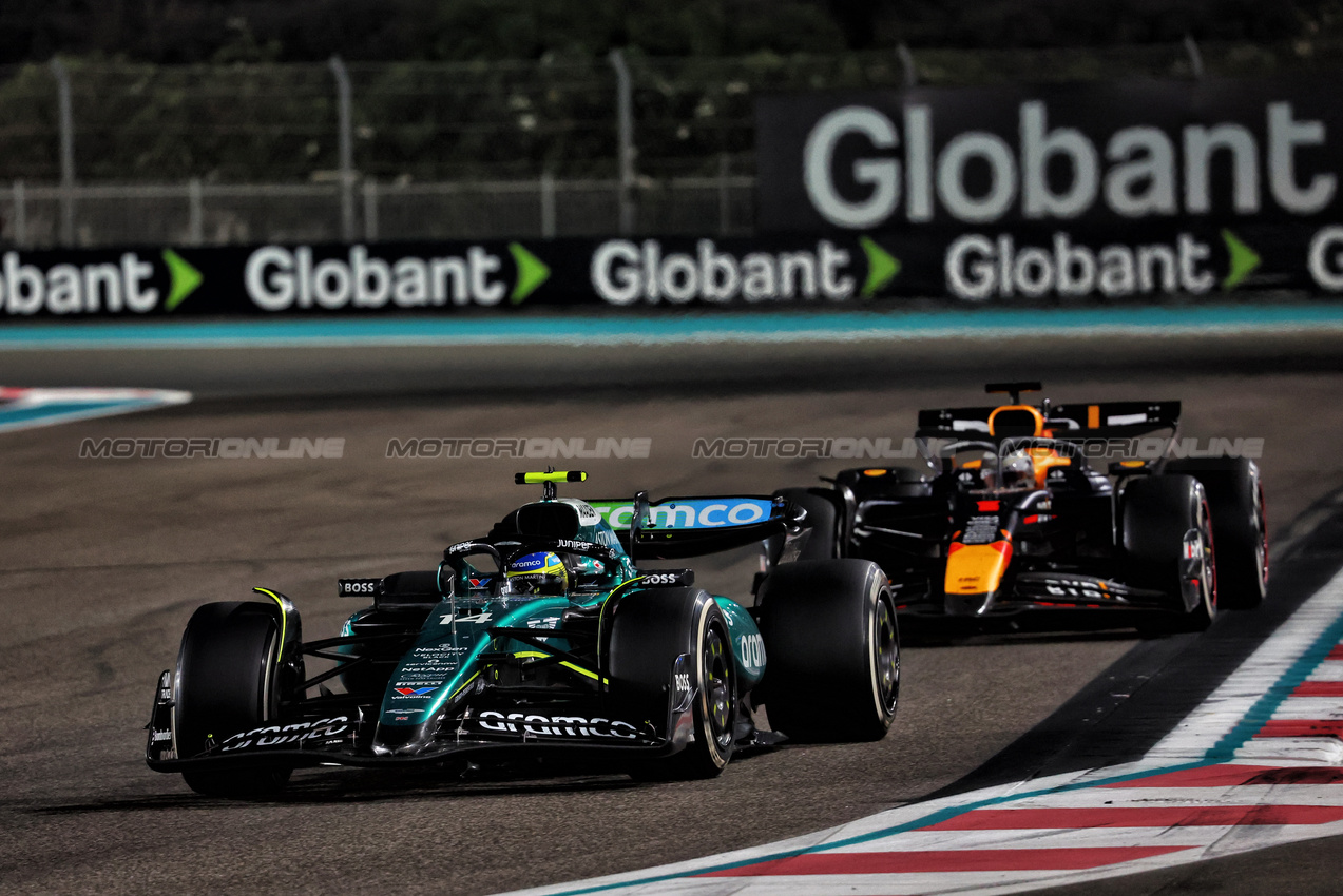 GP ABU DHABI, Fernando Alonso (ESP) Aston Martin F1 Team AMR24.

08.12.2024. Formula 1 World Championship, Rd 24, Abu Dhabi Grand Prix, Yas Marina Circuit, Abu Dhabi, Gara Day.

- www.xpbimages.com, EMail: requests@xpbimages.com © Copyright: Charniaux / XPB Images
