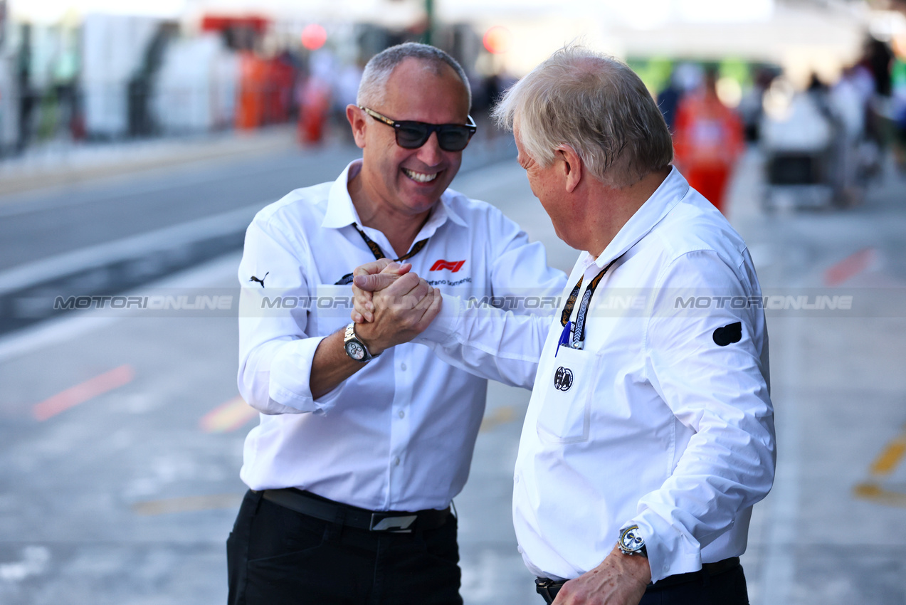 GP ABU DHABI, Jo Bauer (GER) FIA Delegate with Stefano Domenicali (ITA) Formula One President e CEO.

08.12.2024. Formula 1 World Championship, Rd 24, Abu Dhabi Grand Prix, Yas Marina Circuit, Abu Dhabi, Gara Day.

 - www.xpbimages.com, EMail: requests@xpbimages.com © Copyright: Coates / XPB Images