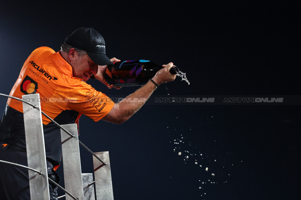GP ABU DHABI, Zak Brown (USA), McLaren F1 Team Executive Director 
08.12.2024. Formula 1 World Championship, Rd 24, Abu Dhabi Grand Prix, Yas Marina Circuit, Abu Dhabi, Gara Day.
- www.xpbimages.com, EMail: requests@xpbimages.com © Copyright: Charniaux / XPB Images