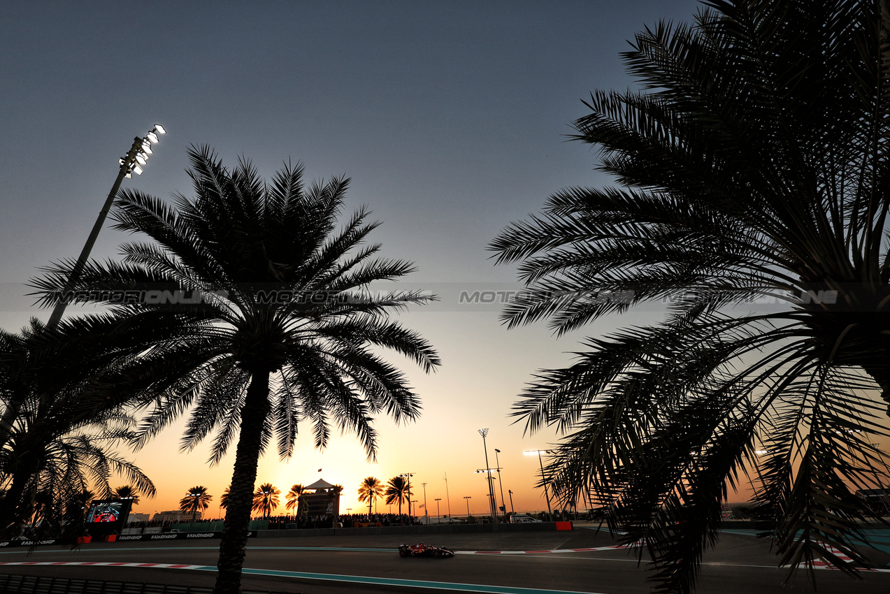 GP ABU DHABI, Charles Leclerc (MON) Ferrari SF-24.

08.12.2024. Formula 1 World Championship, Rd 24, Abu Dhabi Grand Prix, Yas Marina Circuit, Abu Dhabi, Gara Day.

- www.xpbimages.com, EMail: requests@xpbimages.com © Copyright: Moy / XPB Images