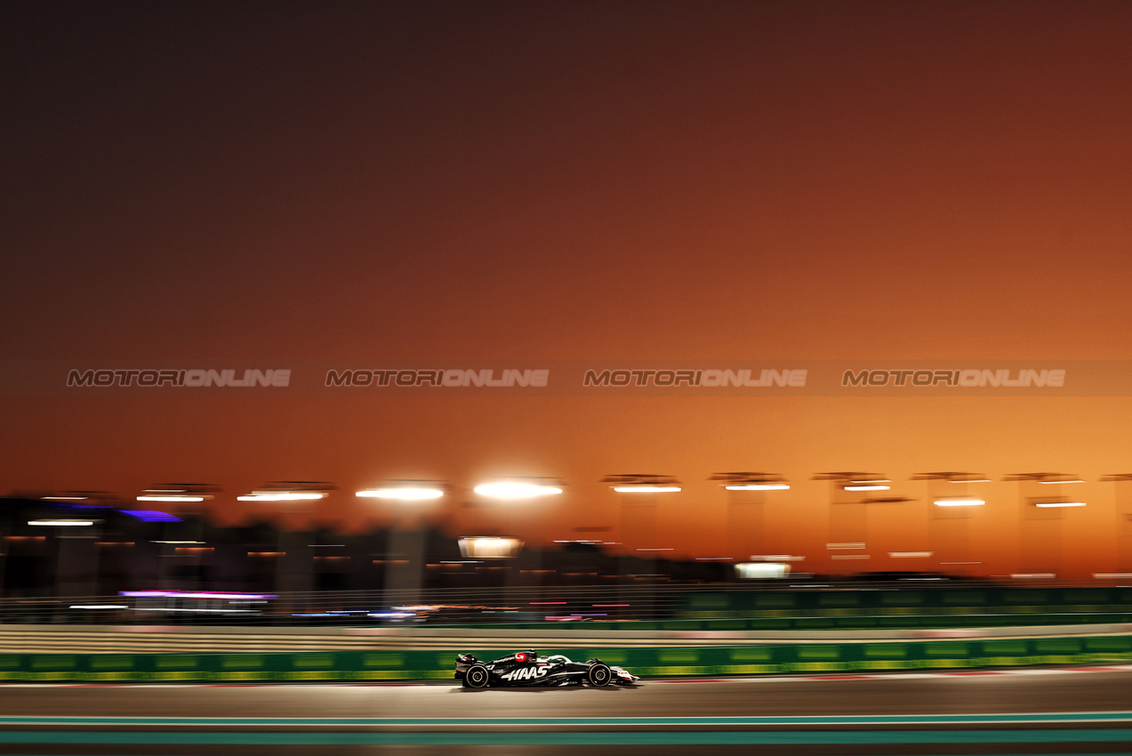 GP ABU DHABI, Nico Hulkenberg (GER) Haas VF-24.

08.12.2024. Formula 1 World Championship, Rd 24, Abu Dhabi Grand Prix, Yas Marina Circuit, Abu Dhabi, Gara Day.

- www.xpbimages.com, EMail: requests@xpbimages.com © Copyright: Moy / XPB Images