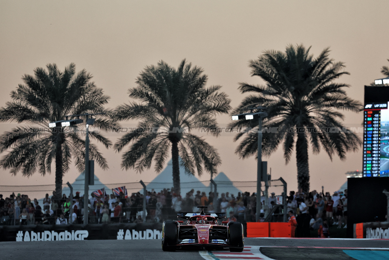 GP ABU DHABI, Charles Leclerc (MON) Ferrari SF-24.

08.12.2024. Formula 1 World Championship, Rd 24, Abu Dhabi Grand Prix, Yas Marina Circuit, Abu Dhabi, Gara Day.

- www.xpbimages.com, EMail: requests@xpbimages.com © Copyright: Moy / XPB Images