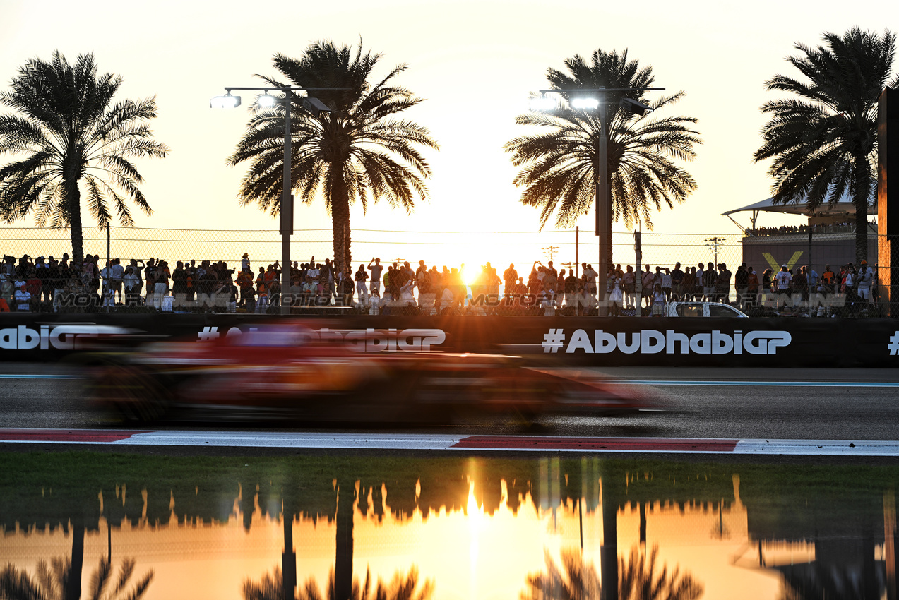 GP ABU DHABI, Charles Leclerc (MON) Ferrari SF-24.

08.12.2024. Formula 1 World Championship, Rd 24, Abu Dhabi Grand Prix, Yas Marina Circuit, Abu Dhabi, Gara Day.

- www.xpbimages.com, EMail: requests@xpbimages.com © Copyright: Price / XPB Images
