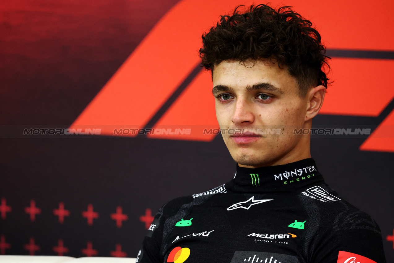GP ABU DHABI, Lando Norris (GBR) McLaren in the post race FIA Press Conference.

08.12.2024. Formula 1 World Championship, Rd 24, Abu Dhabi Grand Prix, Yas Marina Circuit, Abu Dhabi, Gara Day.

- www.xpbimages.com, EMail: requests@xpbimages.com © Copyright: Batchelor / XPB Images