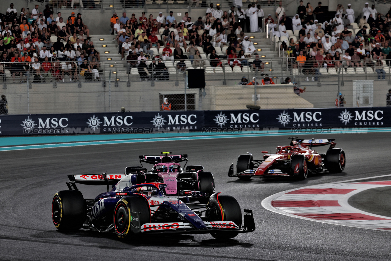 GP ABU DHABI, Liam Lawson (NZL) RB VCARB 01.

08.12.2024. Formula 1 World Championship, Rd 24, Abu Dhabi Grand Prix, Yas Marina Circuit, Abu Dhabi, Gara Day.

- www.xpbimages.com, EMail: requests@xpbimages.com © Copyright: Moy / XPB Images