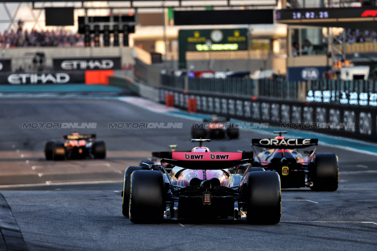 GP ABU DHABI, Pierre Gasly (FRA) Alpine F1 Team A524.

08.12.2024. Formula 1 World Championship, Rd 24, Abu Dhabi Grand Prix, Yas Marina Circuit, Abu Dhabi, Gara Day.

- www.xpbimages.com, EMail: requests@xpbimages.com © Copyright: Charniaux / XPB Images