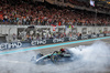 GP ABU DHABI, Fourth placed Lewis Hamilton (GBR) Mercedes AMG F1 W15 performs doughnuts at the end of the race.

08.12.2024. Formula 1 World Championship, Rd 24, Abu Dhabi Grand Prix, Yas Marina Circuit, Abu Dhabi, Gara Day.

- www.xpbimages.com, EMail: requests@xpbimages.com © Copyright: Batchelor / XPB Images