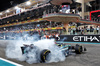 GP ABU DHABI, Fourth placed Lewis Hamilton (GBR) Mercedes AMG F1 W15 performs doughnuts at the end of the race.

08.12.2024. Formula 1 World Championship, Rd 24, Abu Dhabi Grand Prix, Yas Marina Circuit, Abu Dhabi, Gara Day.

- www.xpbimages.com, EMail: requests@xpbimages.com © Copyright: Moy / XPB Images