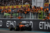 GP ABU DHABI, Gara winner Lando Norris (GBR) McLaren MCL38 passes the team at the end of the race.

08.12.2024. Formula 1 World Championship, Rd 24, Abu Dhabi Grand Prix, Yas Marina Circuit, Abu Dhabi, Gara Day.

- www.xpbimages.com, EMail: requests@xpbimages.com © Copyright: Moy / XPB Images