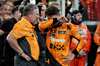 GP ABU DHABI, (L to R): Zak Brown (USA) McLaren Executive Director celebrates with vincitore Lando Norris (GBR) McLaren after winning the Constructors' Championship. 

08.12.2024. Formula 1 World Championship, Rd 24, Abu Dhabi Grand Prix, Yas Marina Circuit, Abu Dhabi, Gara Day.

- www.xpbimages.com, EMail: requests@xpbimages.com © Copyright: Moy / XPB Images