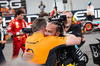 GP ABU DHABI, (L to R): Zak Brown (USA) McLaren Executive Director celebrates with Lewis Hamilton (GBR) Mercedes AMG F1 in parc ferme after winning the Constructors' Championship. 

08.12.2024. Formula 1 World Championship, Rd 24, Abu Dhabi Grand Prix, Yas Marina Circuit, Abu Dhabi, Gara Day.

- www.xpbimages.com, EMail: requests@xpbimages.com © Copyright: Bearne / XPB Images