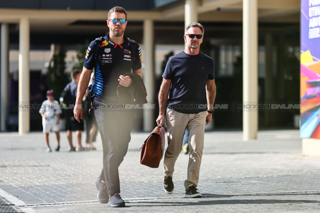 GP ABU DHABI, Christian Horner (GBR), Red Bull Racing Team Principal  
05.12.2024. Formula 1 World Championship, Rd 24, Abu Dhabi Grand Prix, Yas Marina Circuit, Abu Dhabi, Preparation Day.
- www.xpbimages.com, EMail: requests@xpbimages.com © Copyright: Charniaux / XPB Images
