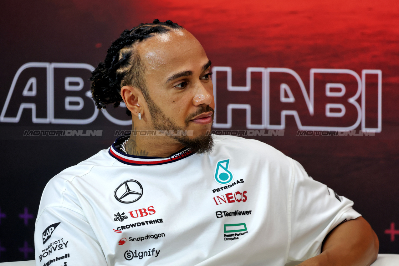 GP ABU DHABI, Lewis Hamilton (GBR) Mercedes AMG F1 in the FIA Press Conference.

05.12.2024. Formula 1 World Championship, Rd 24, Abu Dhabi Grand Prix, Yas Marina Circuit, Abu Dhabi, Preparation Day.

- www.xpbimages.com, EMail: requests@xpbimages.com © Copyright: Bearne / XPB Images