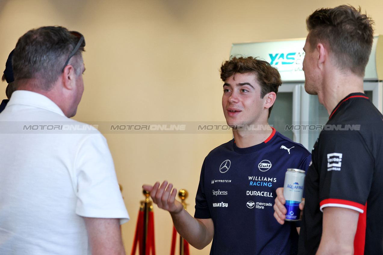 GP ABU DHABI, (L to R): David Croft (GBR) Sky Sports F1 Commentator with Franco Colapinto (ARG) Williams Racing e Nico Hulkenberg (GER) Haas F1 Team.

05.12.2024. Formula 1 World Championship, Rd 24, Abu Dhabi Grand Prix, Yas Marina Circuit, Abu Dhabi, Preparation Day.

- www.xpbimages.com, EMail: requests@xpbimages.com © Copyright: Bearne / XPB Images