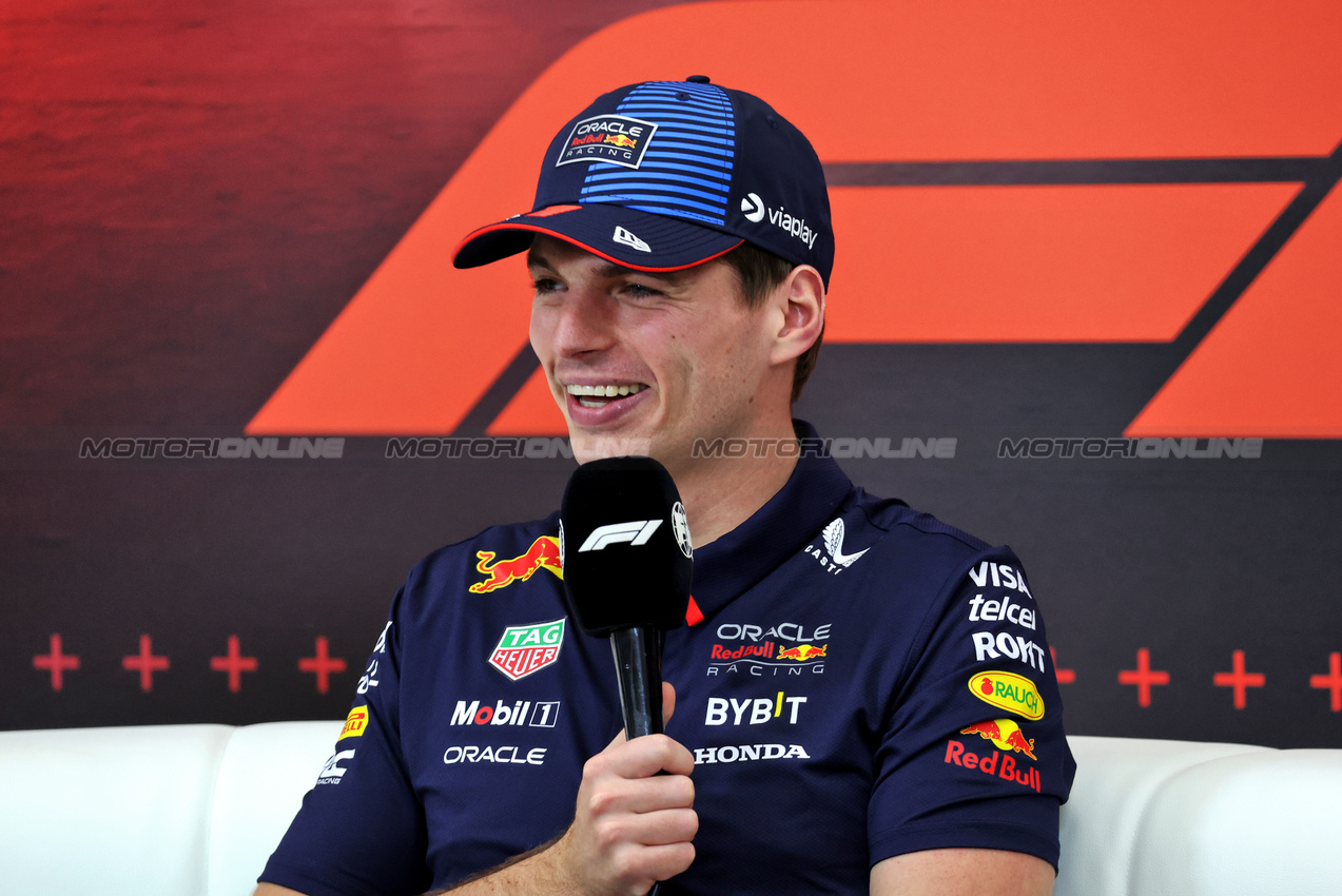 GP ABU DHABI, Max Verstappen (NLD) Red Bull Racing in the FIA Press Conference.

05.12.2024. Formula 1 World Championship, Rd 24, Abu Dhabi Grand Prix, Yas Marina Circuit, Abu Dhabi, Preparation Day.

- www.xpbimages.com, EMail: requests@xpbimages.com © Copyright: Bearne / XPB Images