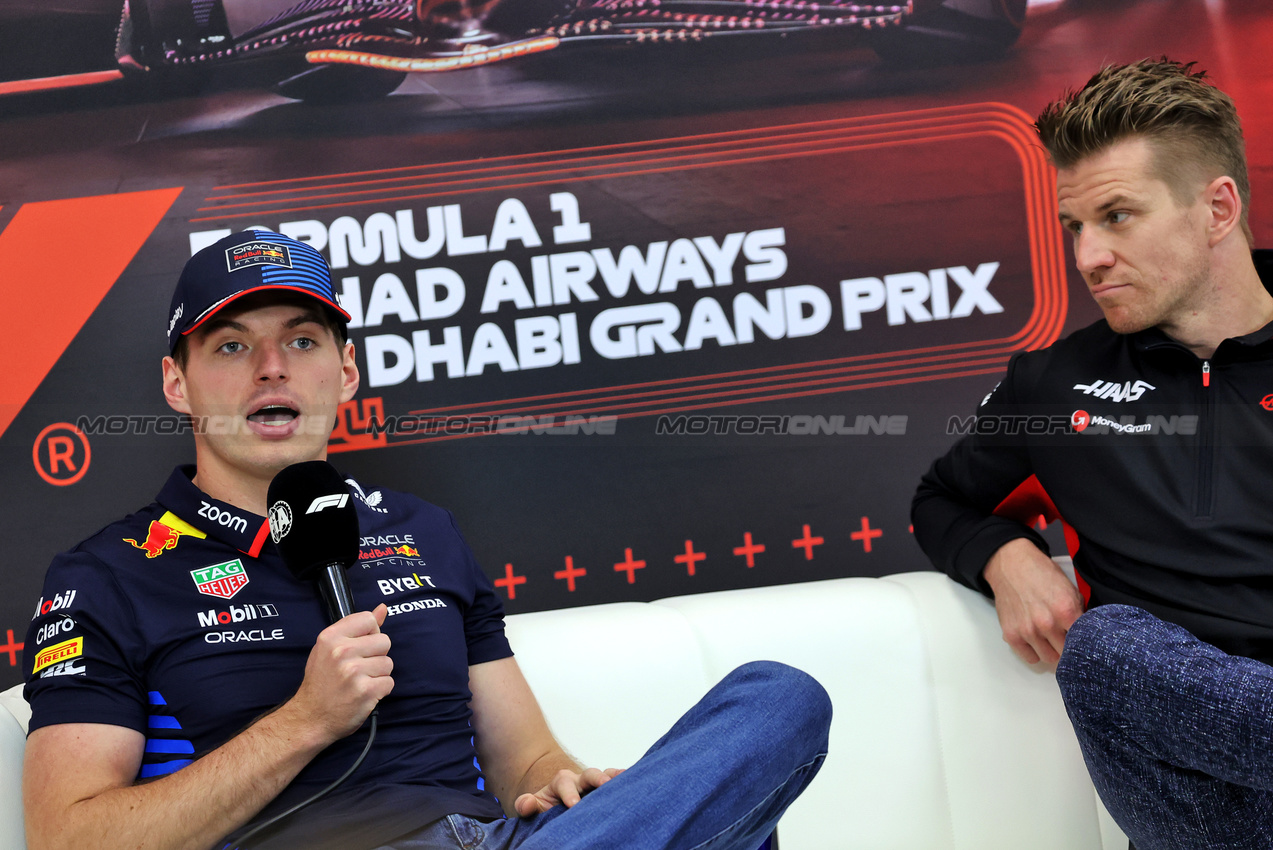 GP ABU DHABI, (L to R): Franco Colapinto (ARG) Williams Racing e Nico Hulkenberg (GER) Haas F1 Team in the FIA Press Conference.

05.12.2024. Formula 1 World Championship, Rd 24, Abu Dhabi Grand Prix, Yas Marina Circuit, Abu Dhabi, Preparation Day.

- www.xpbimages.com, EMail: requests@xpbimages.com © Copyright: Bearne / XPB Images